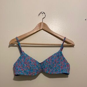 SOLID & STRIPED BIKINI TOP . Size L
